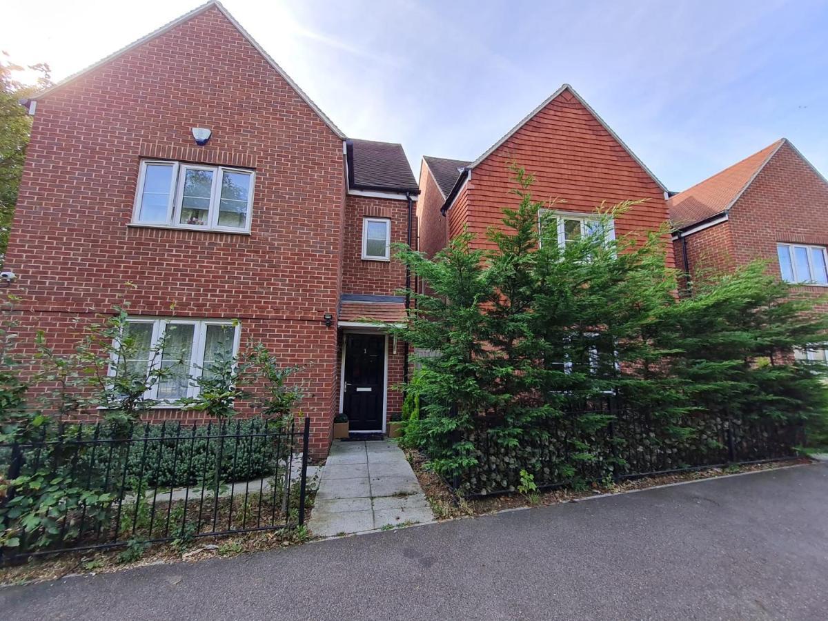M&B Haven - Sittingbourne Apartamento Exterior foto