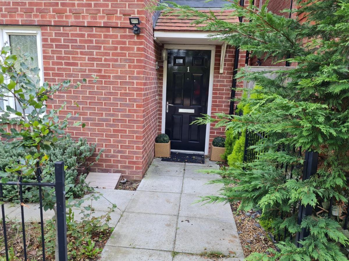 M&B Haven - Sittingbourne Apartamento Exterior foto