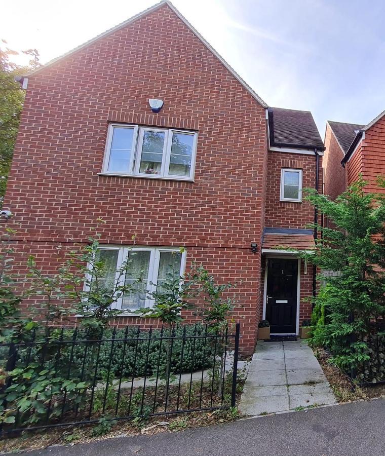 M&B Haven - Sittingbourne Apartamento Exterior foto
